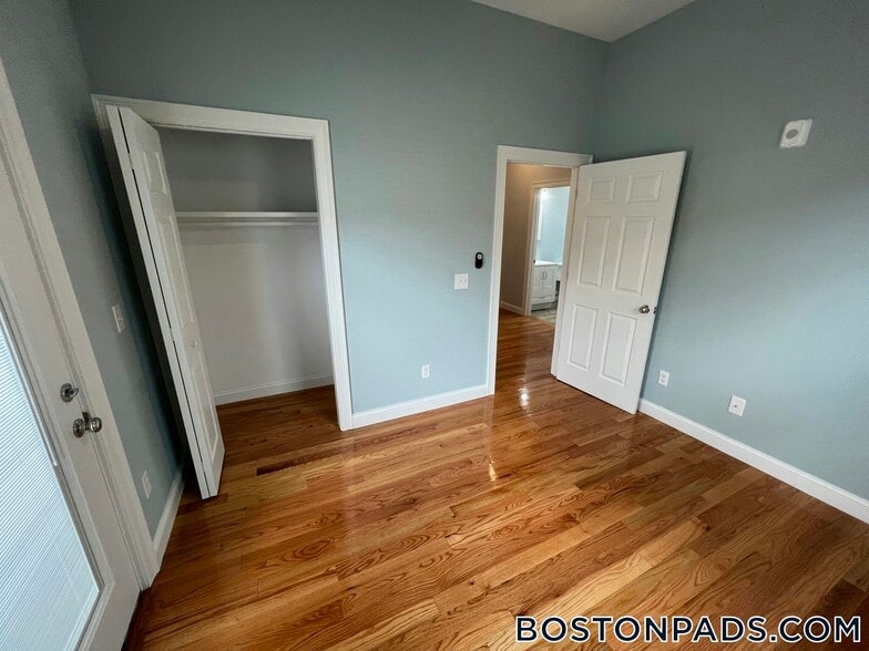 Building Photo - 126 Cross St