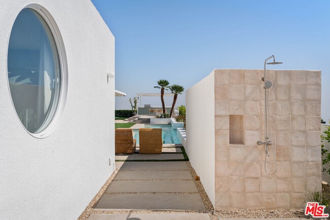 Building Photo - 1227 Tellem Dr