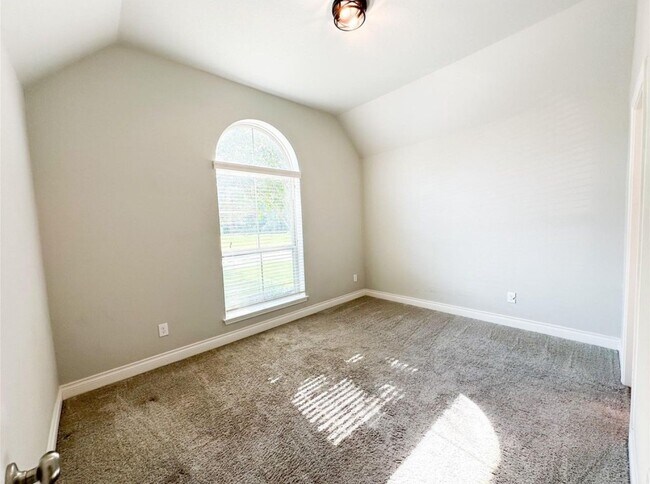 Building Photo - 15 Eden Hollow Ln