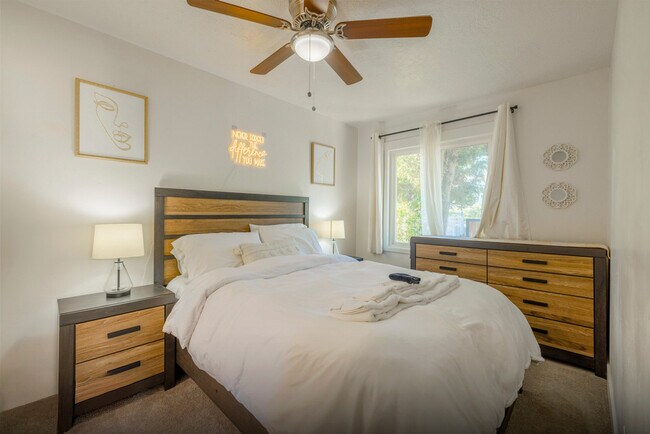 Building Photo - 1219 W 500 S