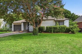 Building Photo - 3207 Casino Dr