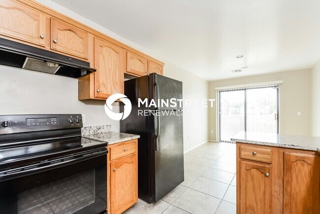 Building Photo - 3 Bedroom Pet-Friendly Home in Tucson, AZ with Main Street Renewal