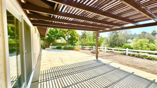 Building Photo - Awesome Single-Story Ranch-Style Home with...