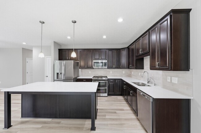 Building Photo - 5749 Shadowfair Ln