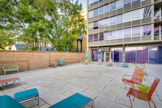 Building Photo - DOWNTOWN MID RISE - 1BD/1BA -  ALL BILLS PAID - GATED - RESERVED PARKING - $1395