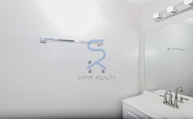 Building Photo - Move in before November 15th and choose yo...