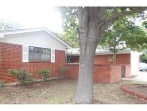 Building Photo - 1608 Mims St