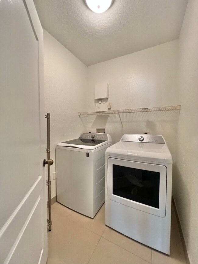 Building Photo - 1110 Belmont Pl