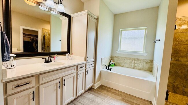 Building Photo - 6947 Osprey Dr