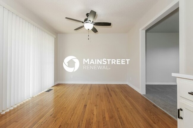 Building Photo - 3 Bedroom Pet-Friendly Home in Pleasant Valley, MO with Main Street Renewal