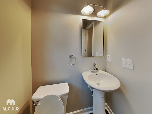 Building Photo - 2557 Kolb Manor Cir SW
