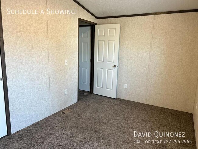 Building Photo - 5822 Kelso-