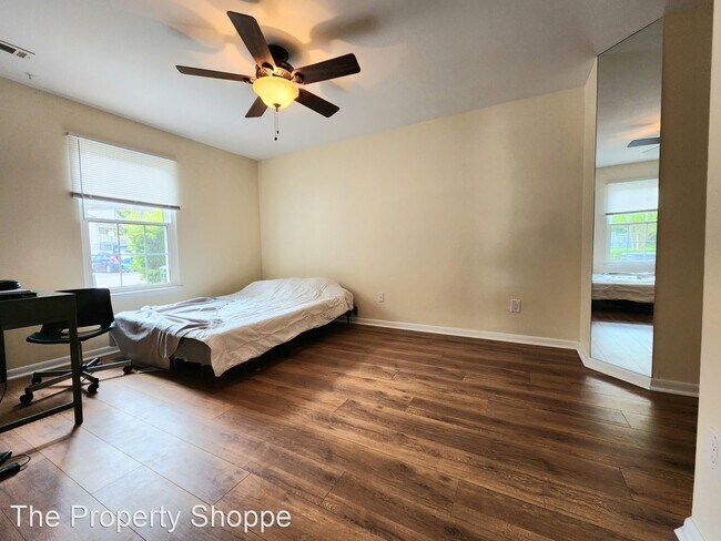 Building Photo - 2 br, 2 bath House - 2100 Retreat Ct