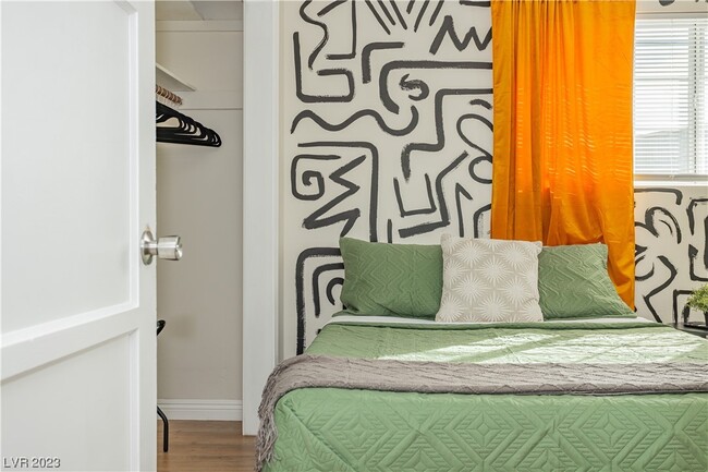 Building Photo - 2205 Santa Paula Dr