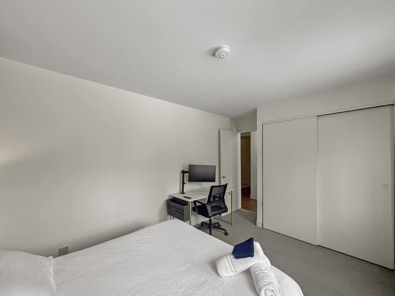 Building Photo - 111-23 N 15th St