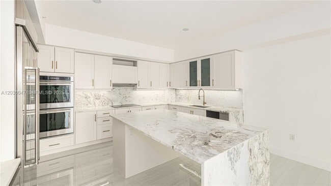 Building Photo - 333 Las Olas Way