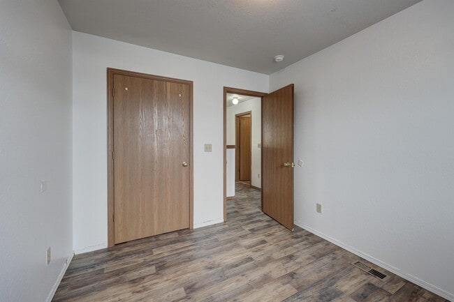 Building Photo - 627b S Walker St