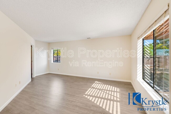 Building Photo - 343 Clydesdale Dr