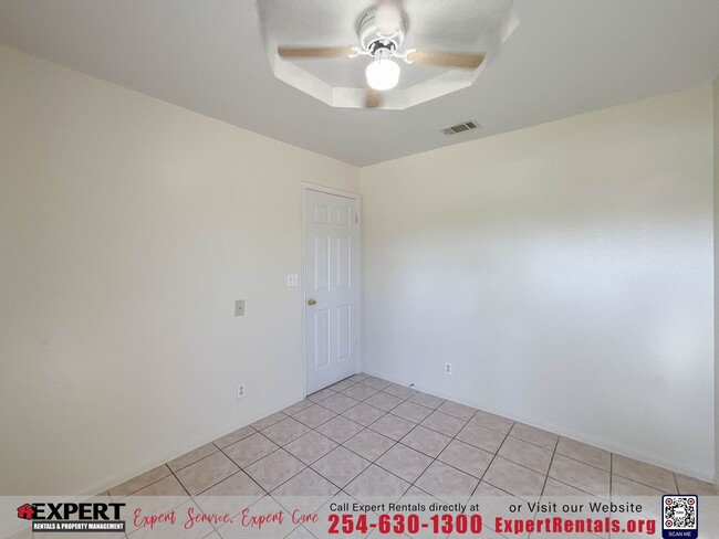 Building Photo - Light-Filled, Open-Concept Home in Killeen!