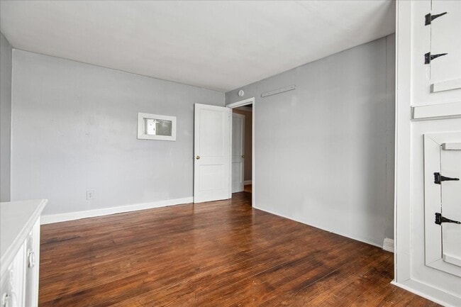 Building Photo - 3914 Erdman Ave