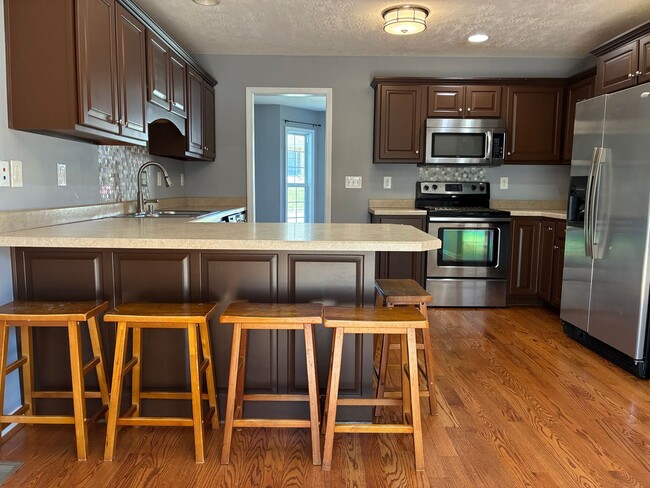 Building Photo - **ELIZABETHTOWN INDEPENDENT SCHOOL DISTRICT**