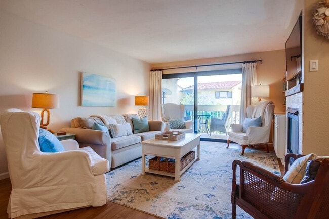 Primary Photo - 453 S Sierra Ave