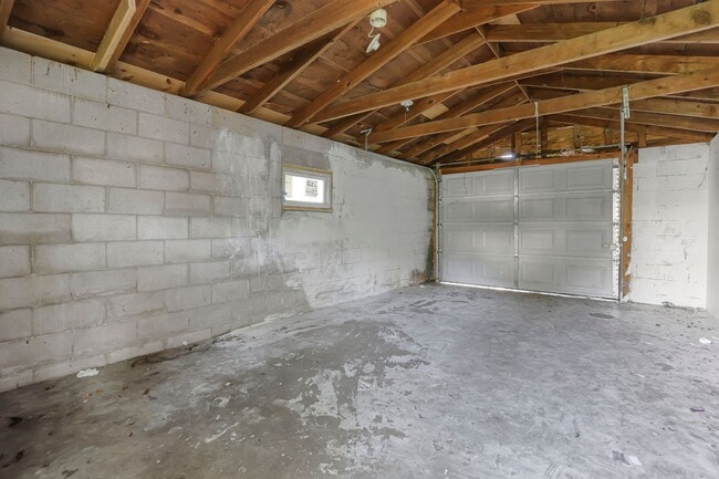 Building Photo - 450 S Terrace Ave