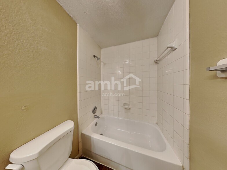 Building Photo - 2526 Deer Forest Dr