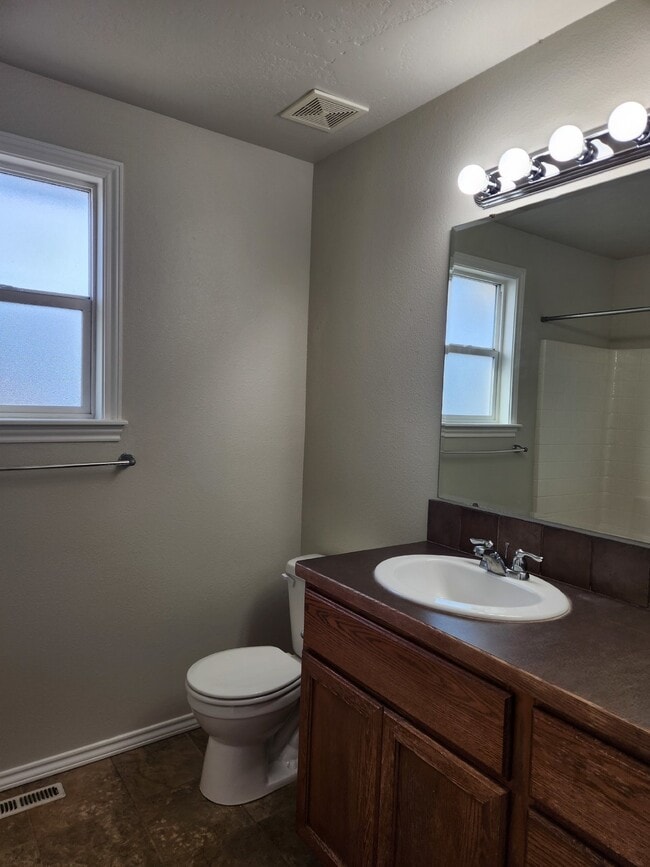 Building Photo - "Charming 4-Bedroom Boise Retreat with Cozy Fireplace and Spacious Living!"