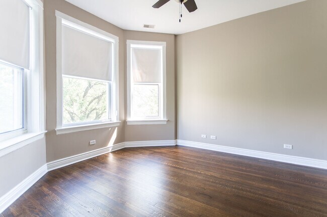 Building Photo - 1525 W Addison St