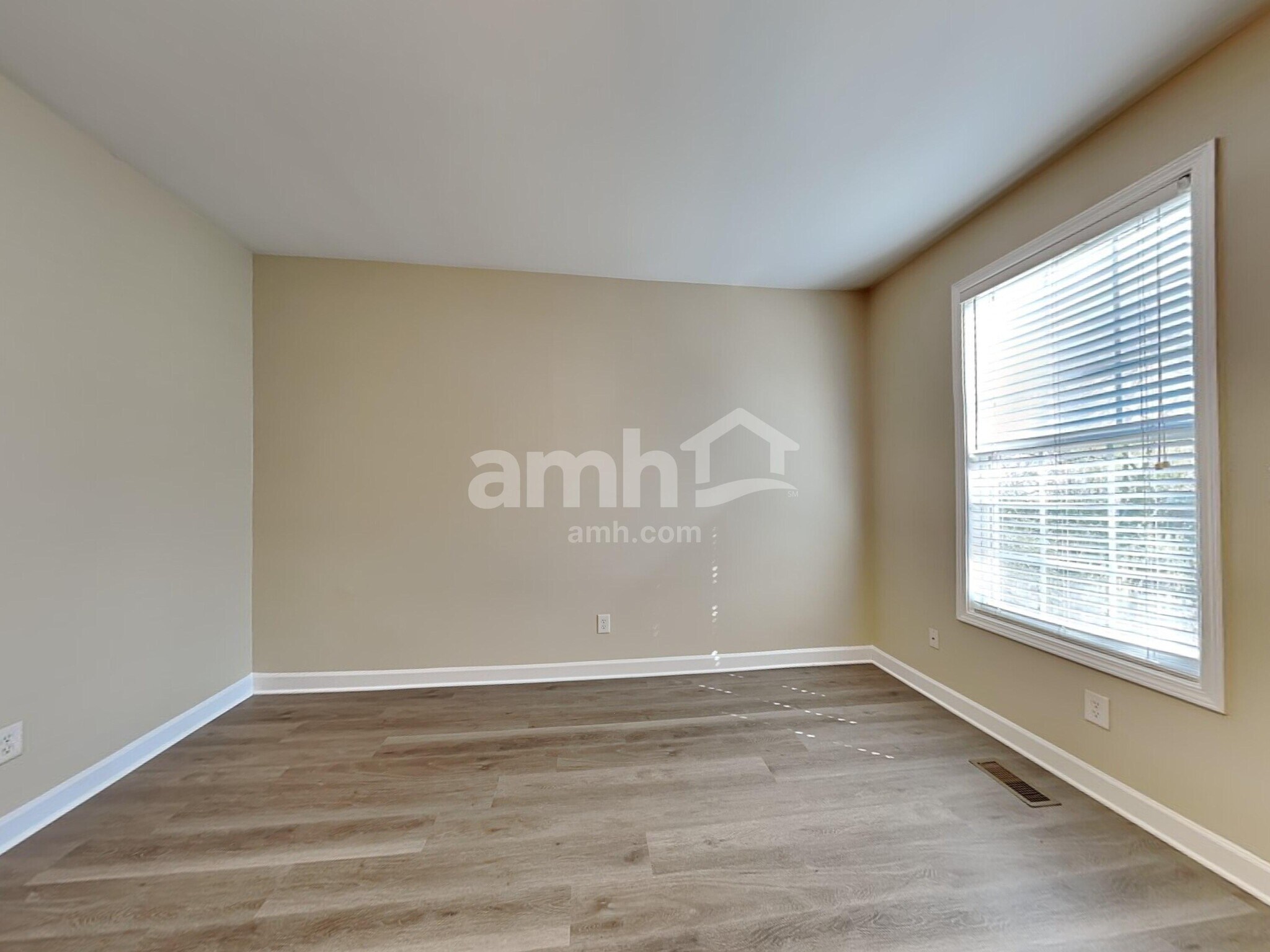 Building Photo - 1409 Lindenberg Sq