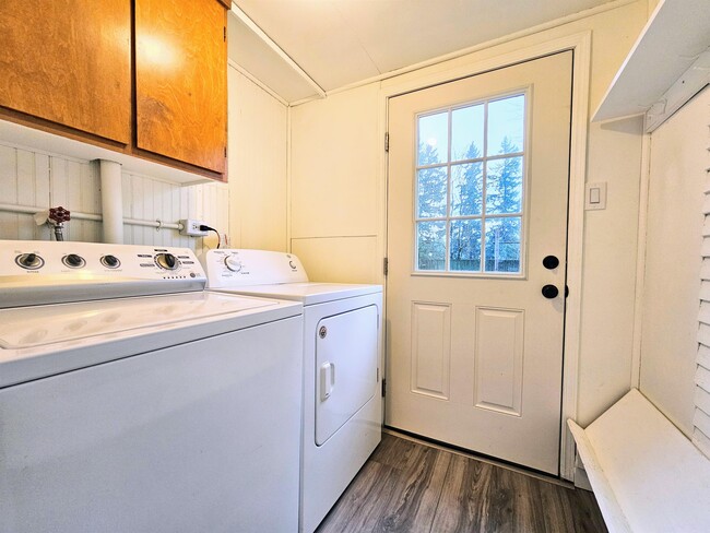 Building Photo - 508 Binghampton St