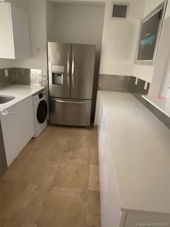 Building Photo - 32 Camden Dr