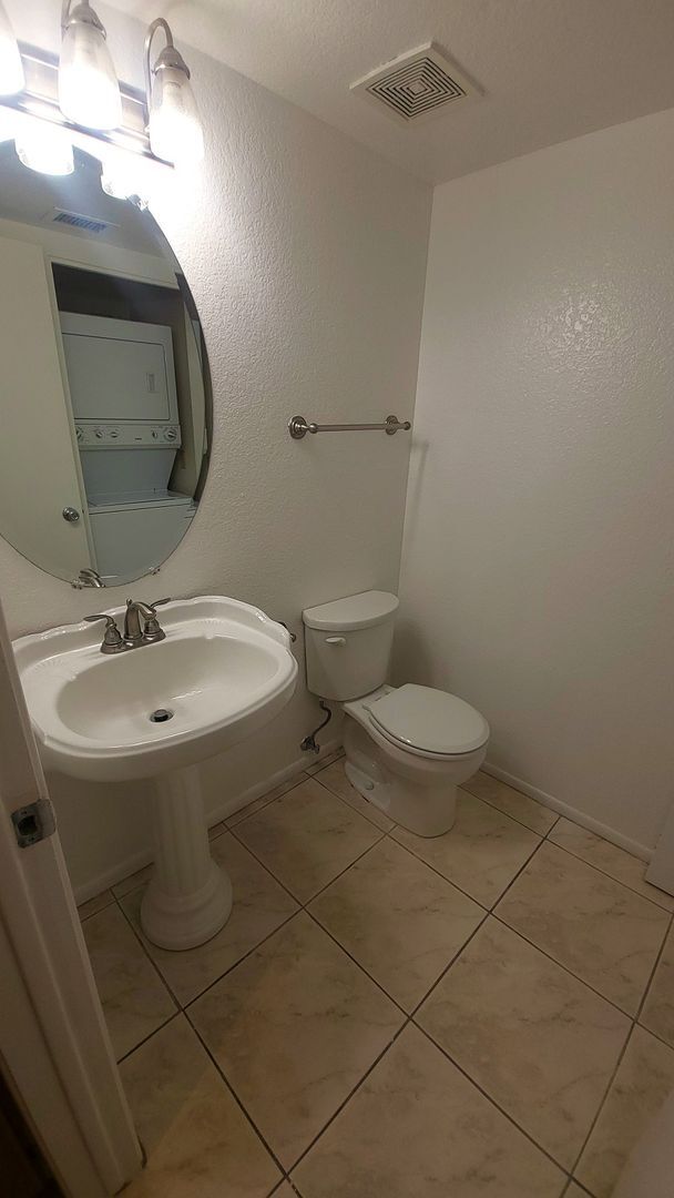 Building Photo - VERY NICE SOUTH SCOTTSDALE TOWNHOME!