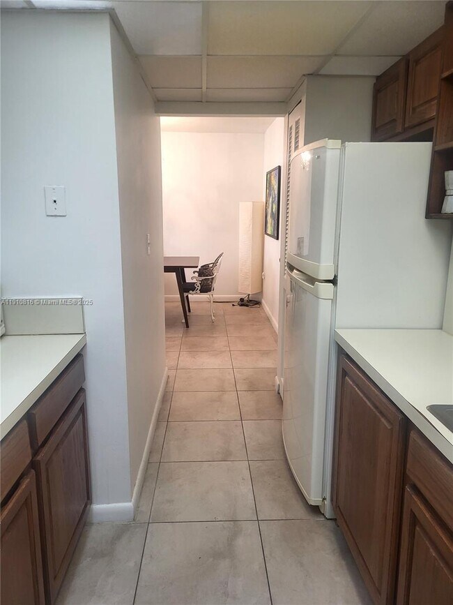 Building Photo - 1623 Collins Ave