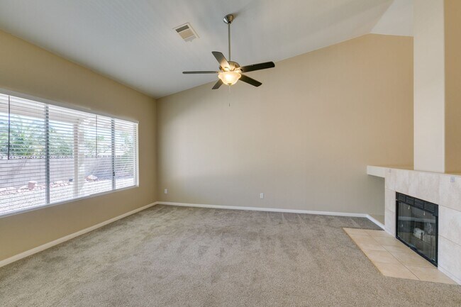 Building Photo - Charming Single-Story Home with Spa & Covered Patio Near Spencer & Wigwam in Las Vegas