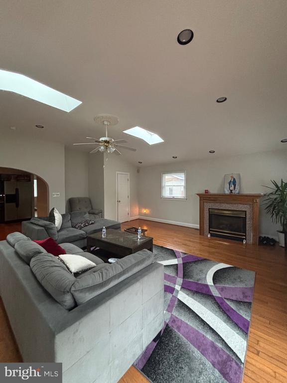 Building Photo - 14204 London Ln