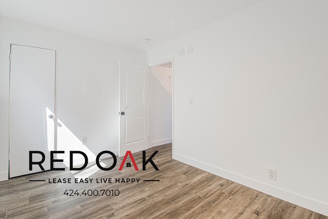 Building Photo - 2965 Waverly Dr