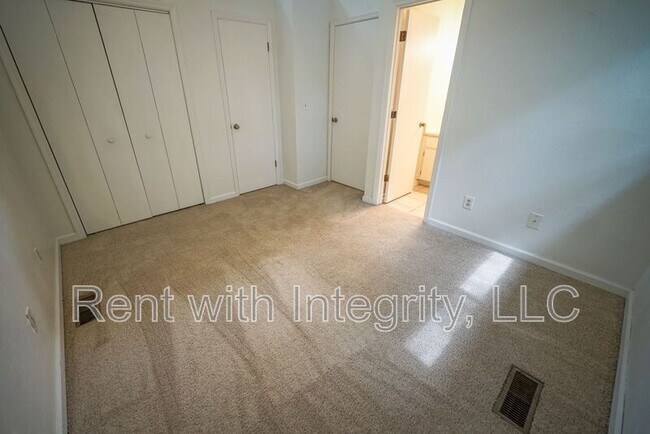 Building Photo - 2100 Continental Ave