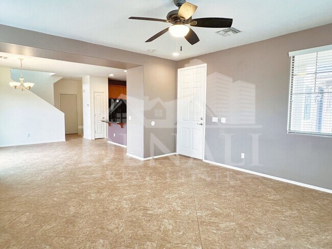 Building Photo - 113 E Palomino Dr