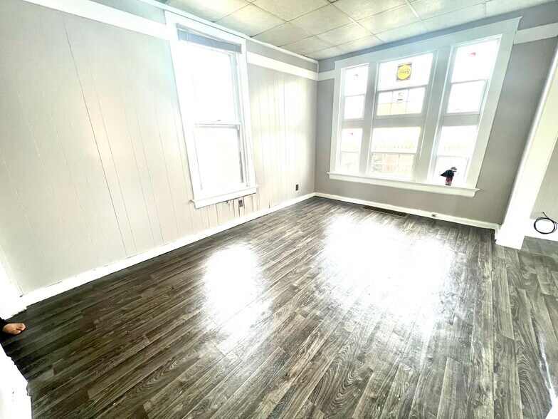 Building Photo - 308 N 16th St