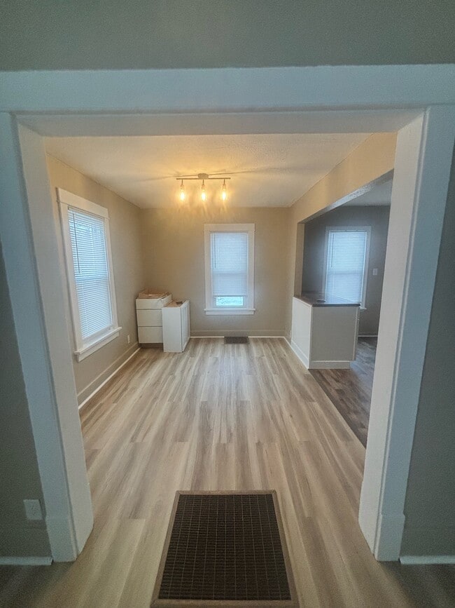 Building Photo - 352 Springfield Ave