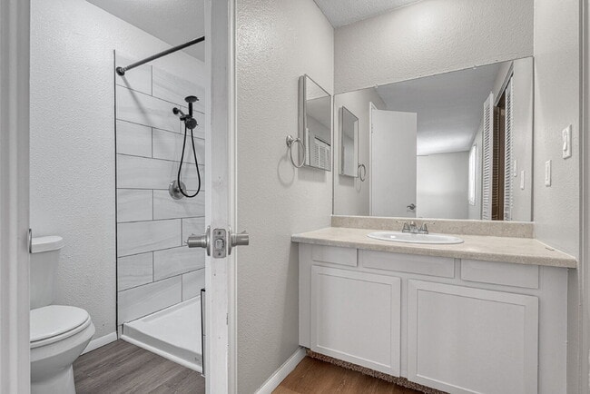 Building Photo - $2,635.95  - $300 OFF First Month's Rent - 4 Bedrooms, 2.5 Bathrooms, Single Family Home in Auror...