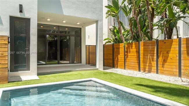 Building Photo - 3047 Elizabeth St