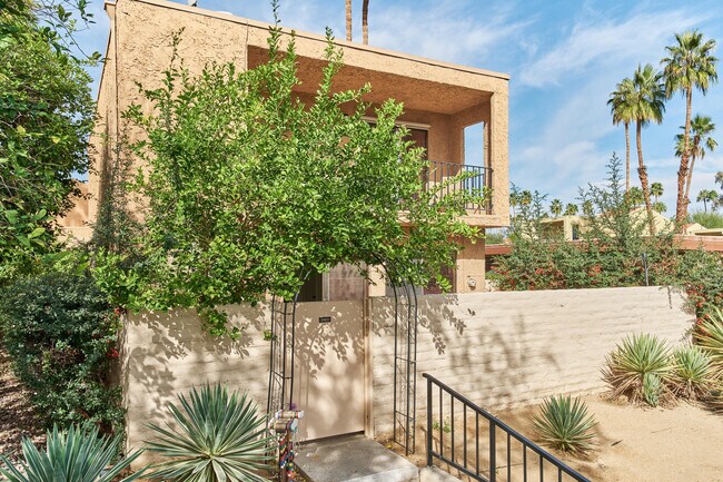 Building Photo - 2420 Los Coyotes Dr