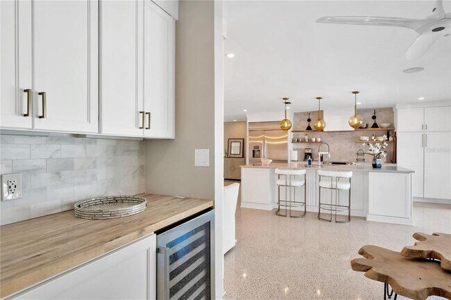 Building Photo - 807 Snug Island