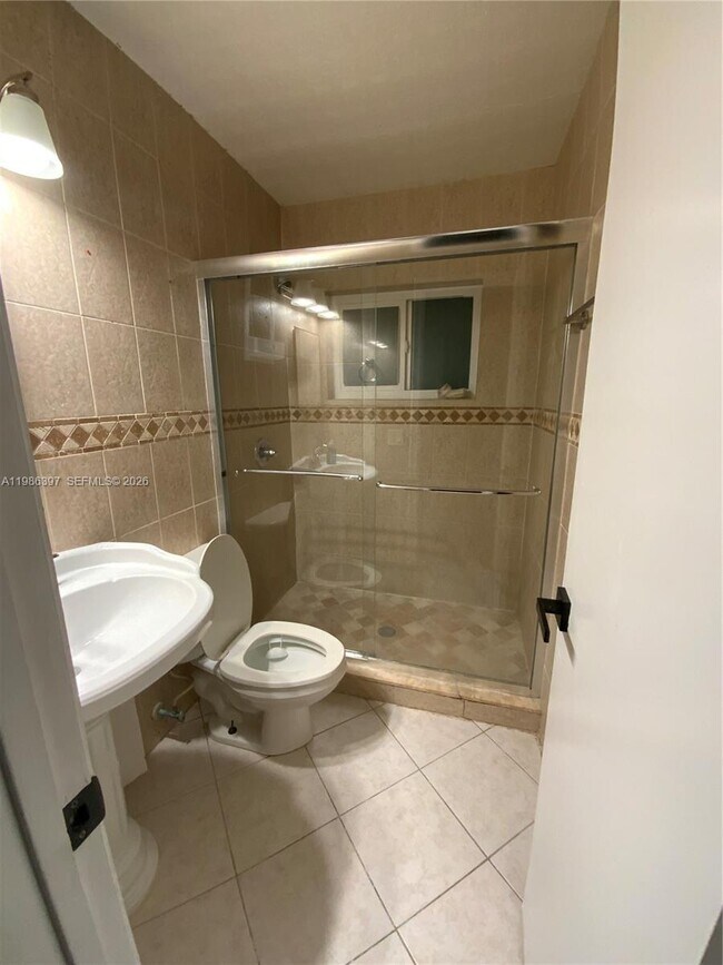 Building Photo - 11128 Median St