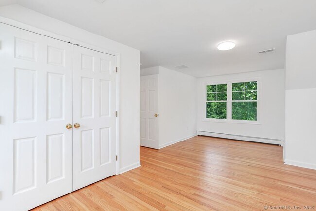 Building Photo - 214 Mixville Rd