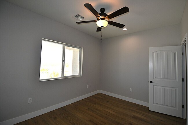 Building Photo - 21144 LEAVITT Ln