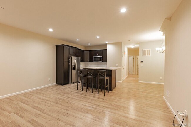 Building Photo - 1 Sophia Ct